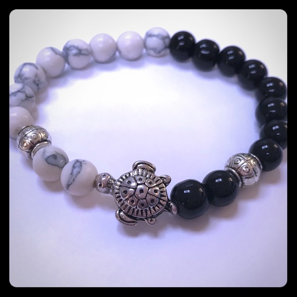 🐢 Natural Stone Turtle Bracelet 🌴 - Picture 2 of 6